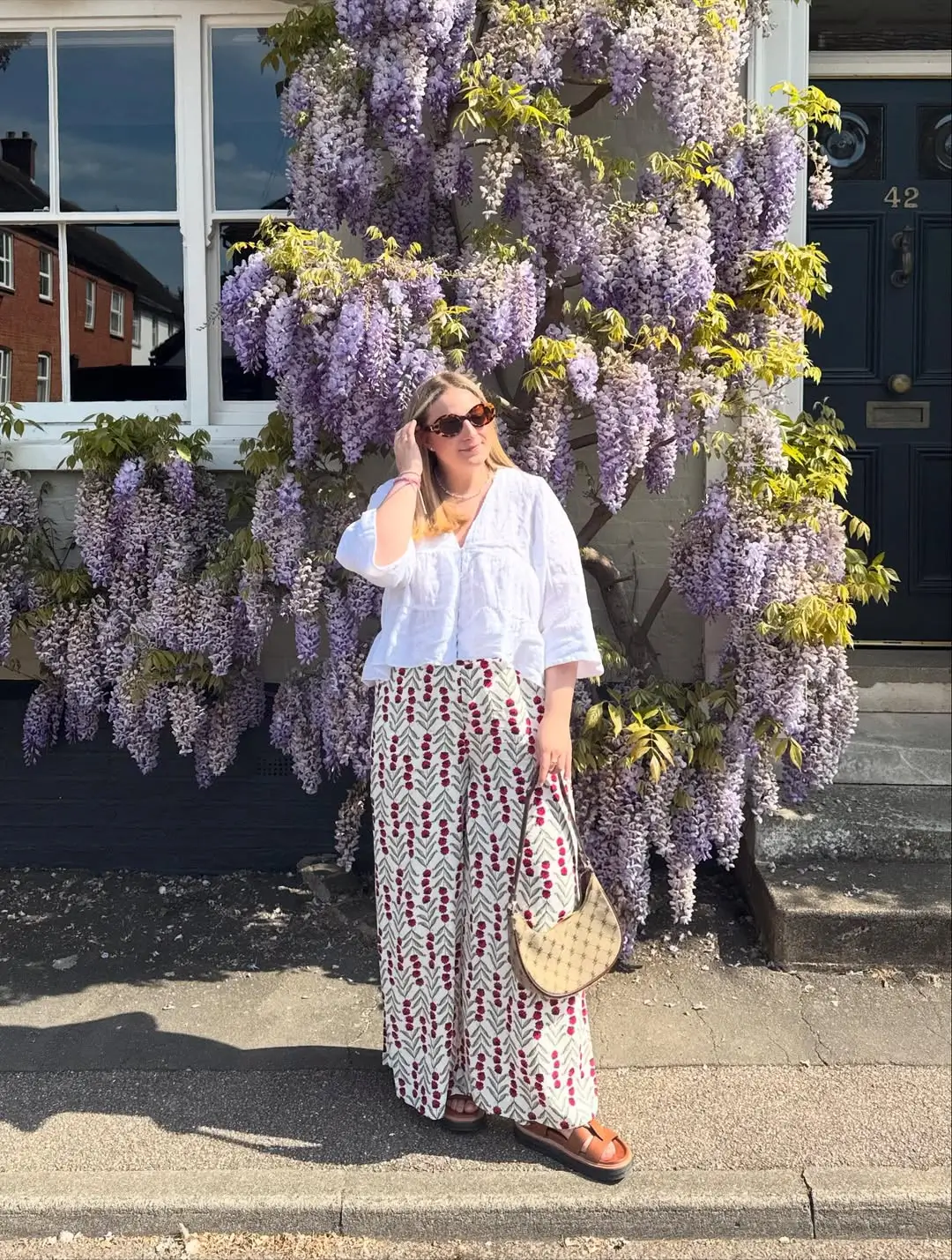 midsize outfits for women summer 2026 Light Blouse and Printed Pants Soft Romance in Everyday Dressing