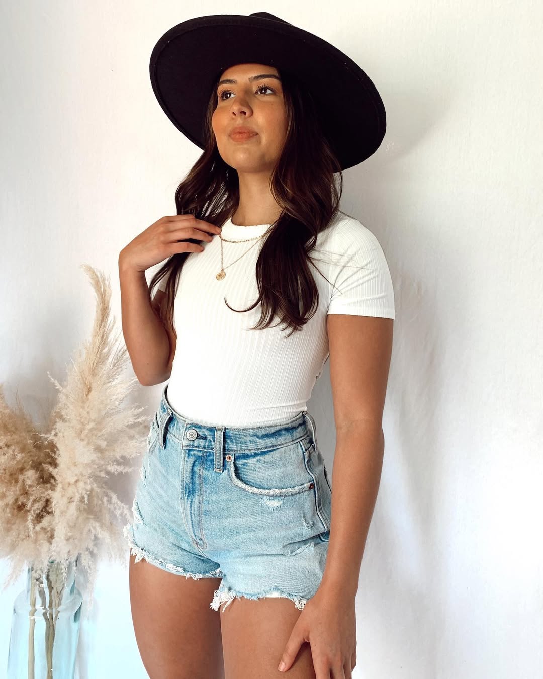 summer clothes for women 2026 Classic White Tops and Cute Summer Shorts Energy