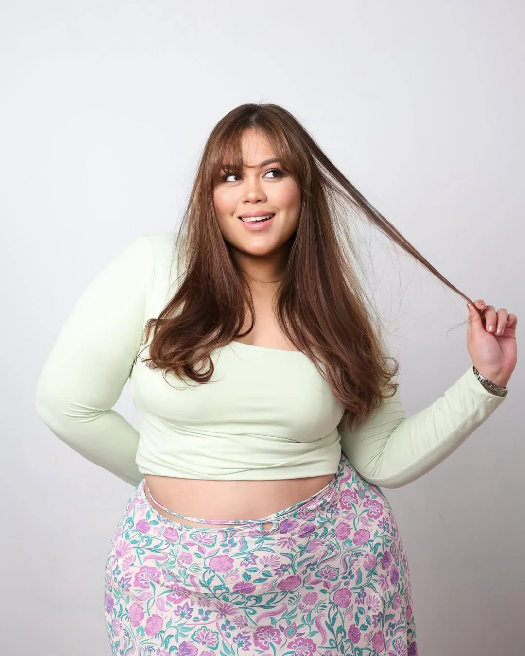 effortless summer haircuts for plus size women 2026 Soft Butterfly Layers With Wispy Summer Bangs