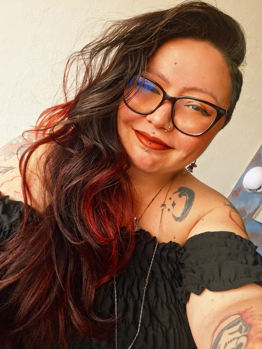 effortless summer haircuts for plus size women 2026 Dark Cherry Waves With Bold Money-Piece Accents