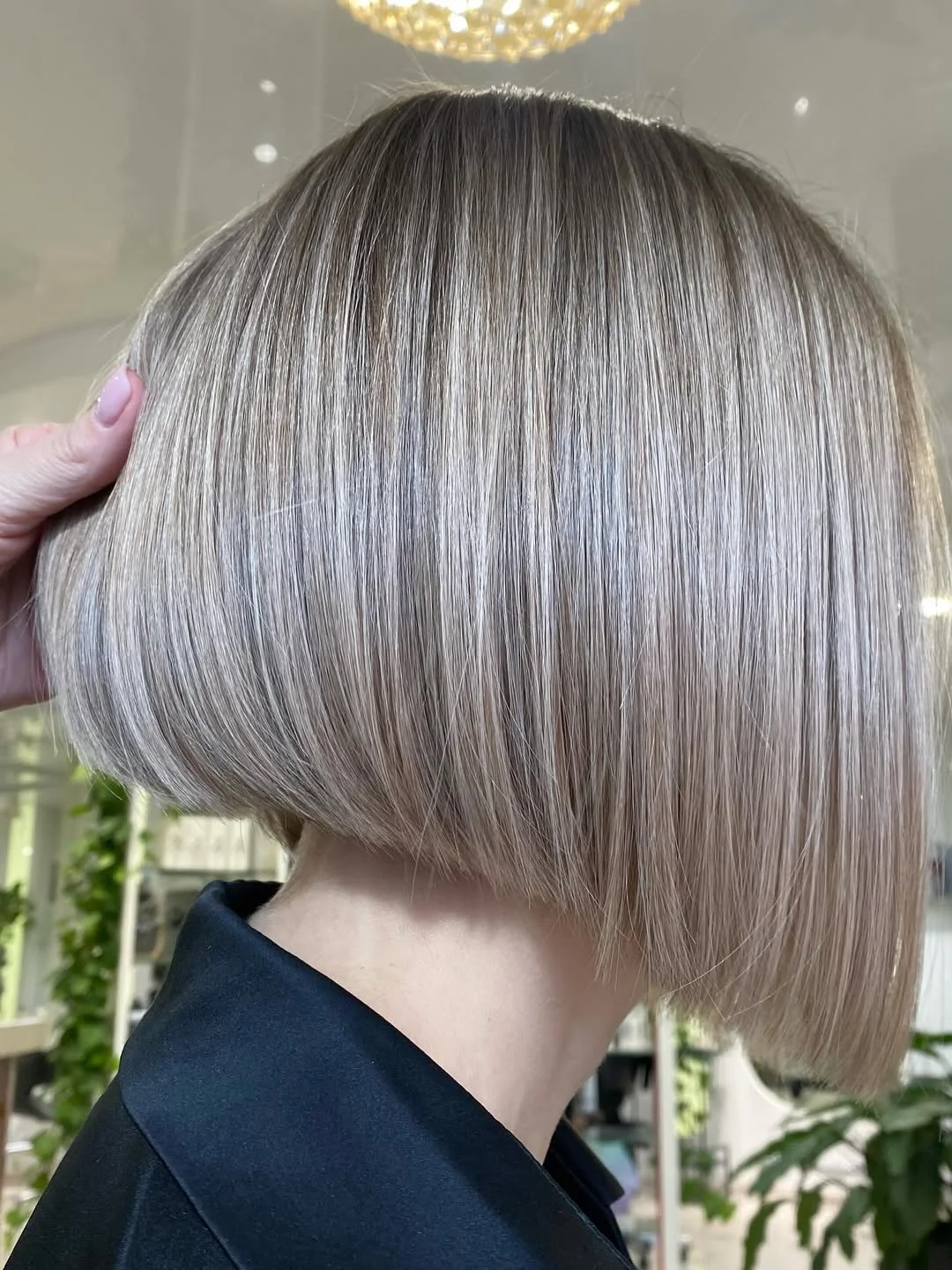 summer bob haircut 2026 Glossy Champagne Blunt Bob with Silky Flow