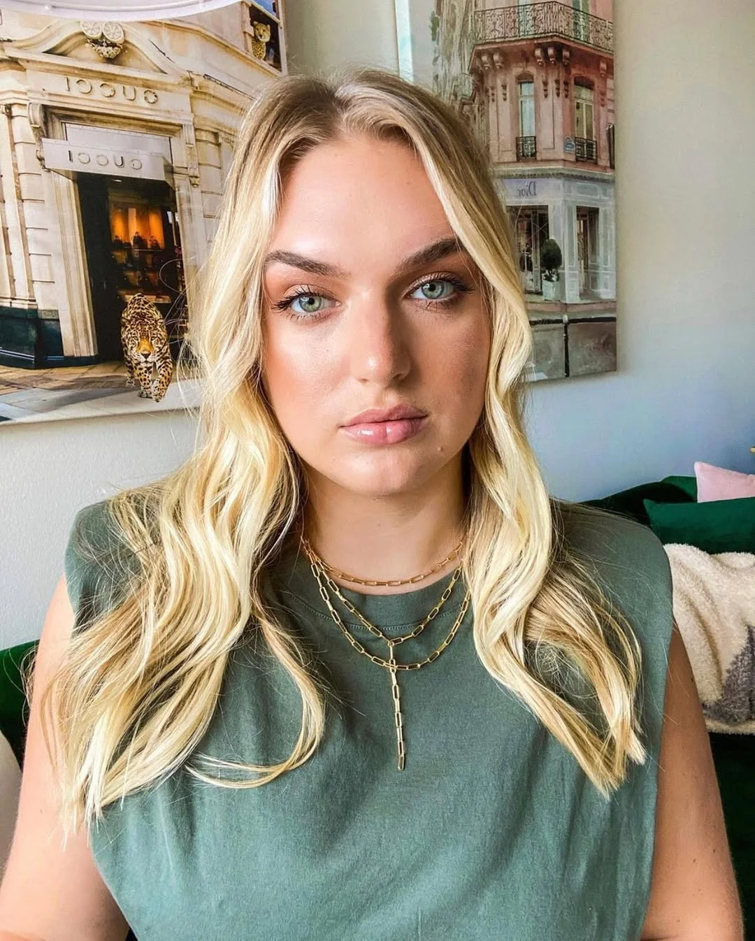 fresh summer haircuts for thin fine hair 2026 Golden Vanilla Waves With Soft Face-Framing Layers