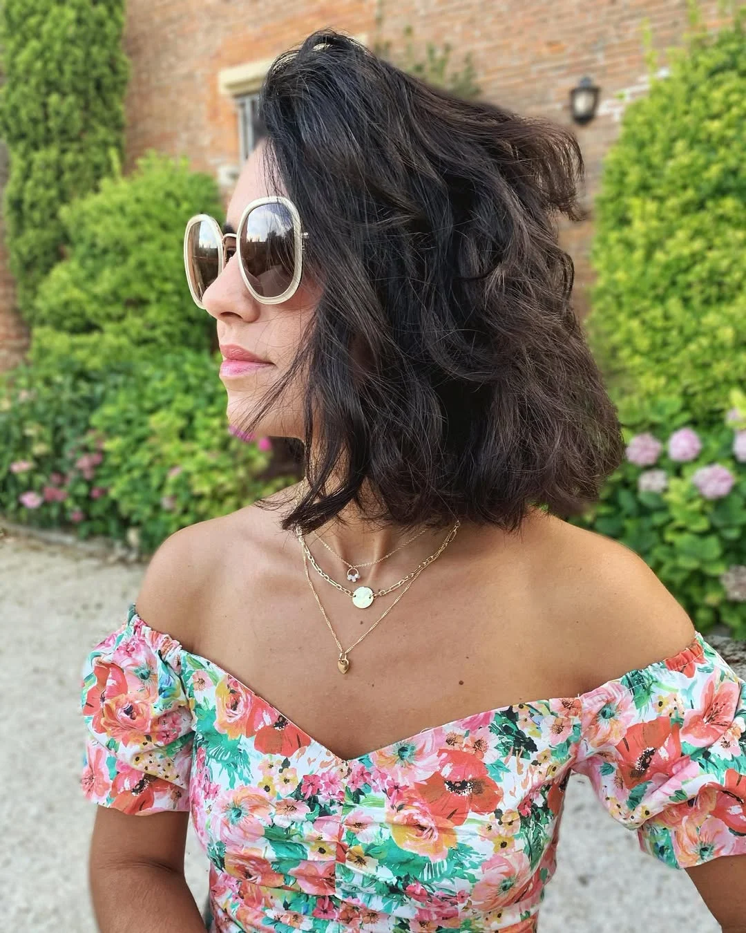 fresh summer haircuts for thin fine hair 2026 Textured Italian Bob With Relaxed Summer Waves
