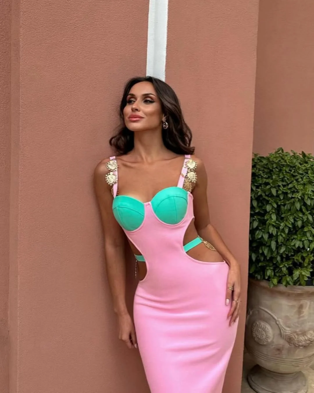 hot summer heat wave outfits 2026 Bold Cut-Out Glam for After-Dark Heat