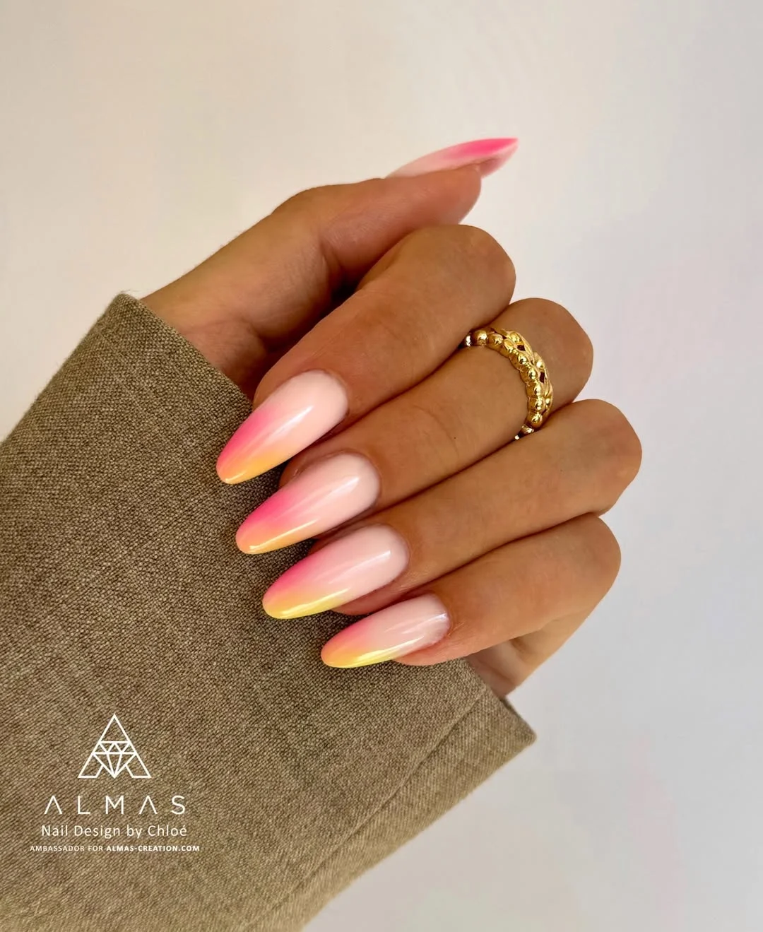 june nail colors 2026 Pink Lemonade Ombre Nails with Soft Summer Glow
