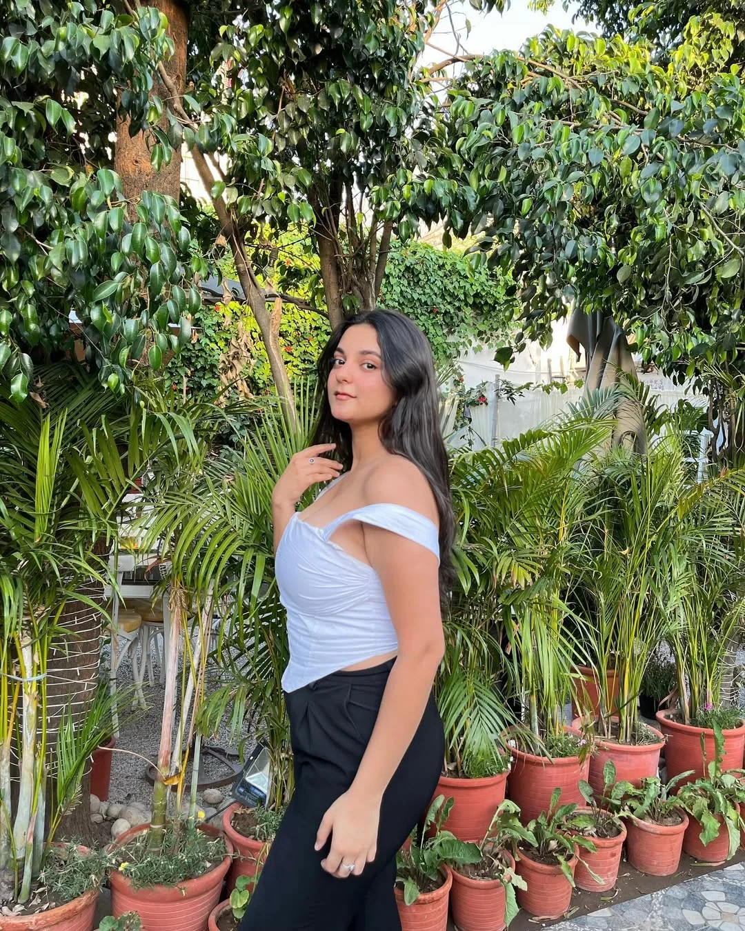 june outfits ideas 2026 Soft Off Shoulder Tops and Tailored Pants for Effortless Summer Evenings
