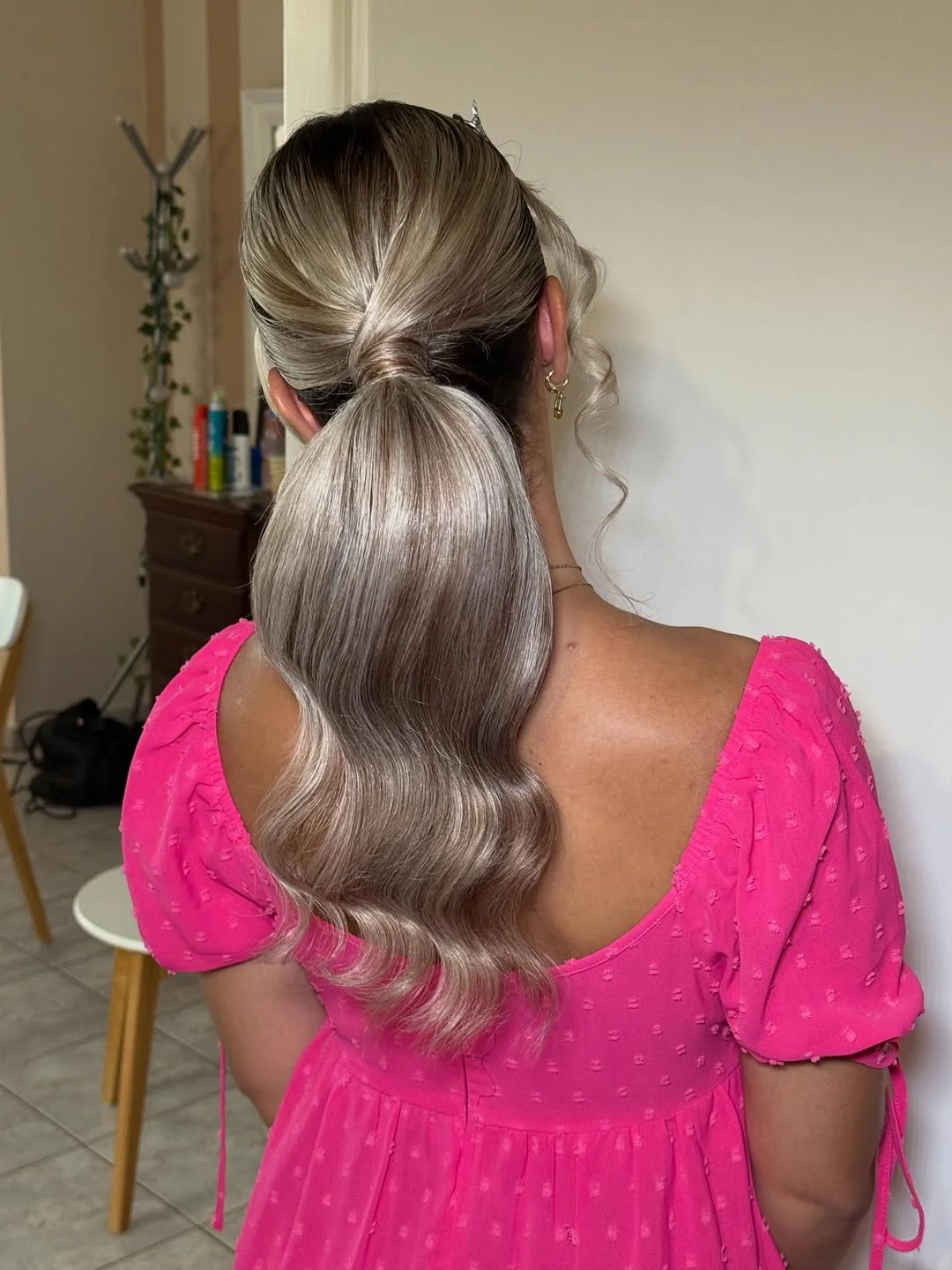 messy summer ponytail hairstyle 2026 Cool Beige Ponytail With Sculpted Soft Waves
