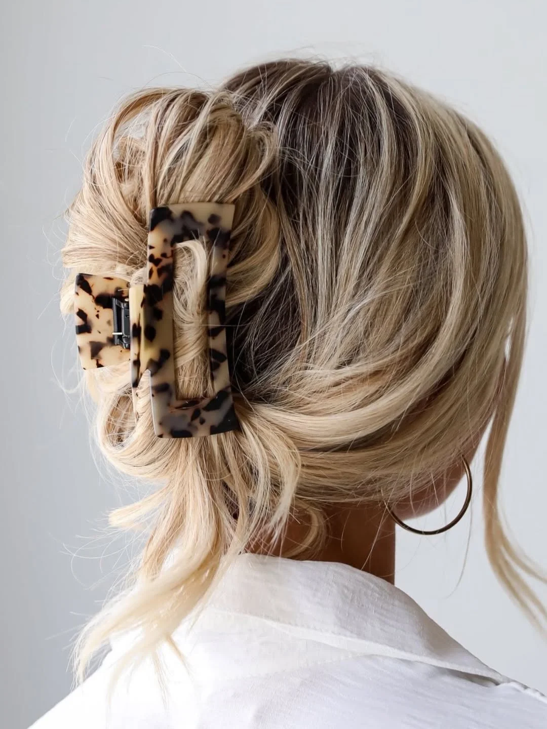 natural summer easy hairstyle 2026 Oversized Bubble Braid With Soft Blonde Contrast