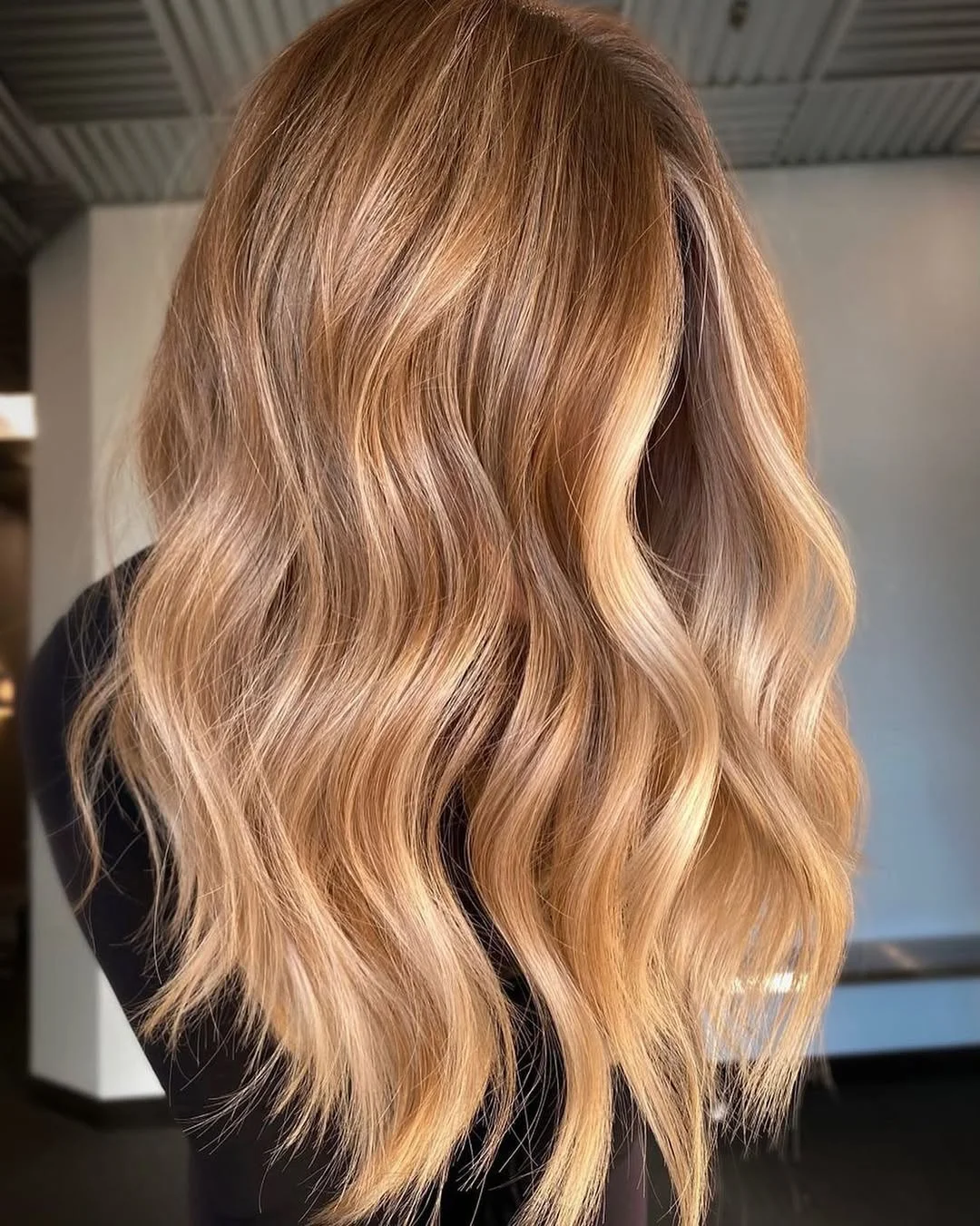 pretty summer honey blonde hair color 2026 Apricot Honey Blonde With Melted Summer Waves