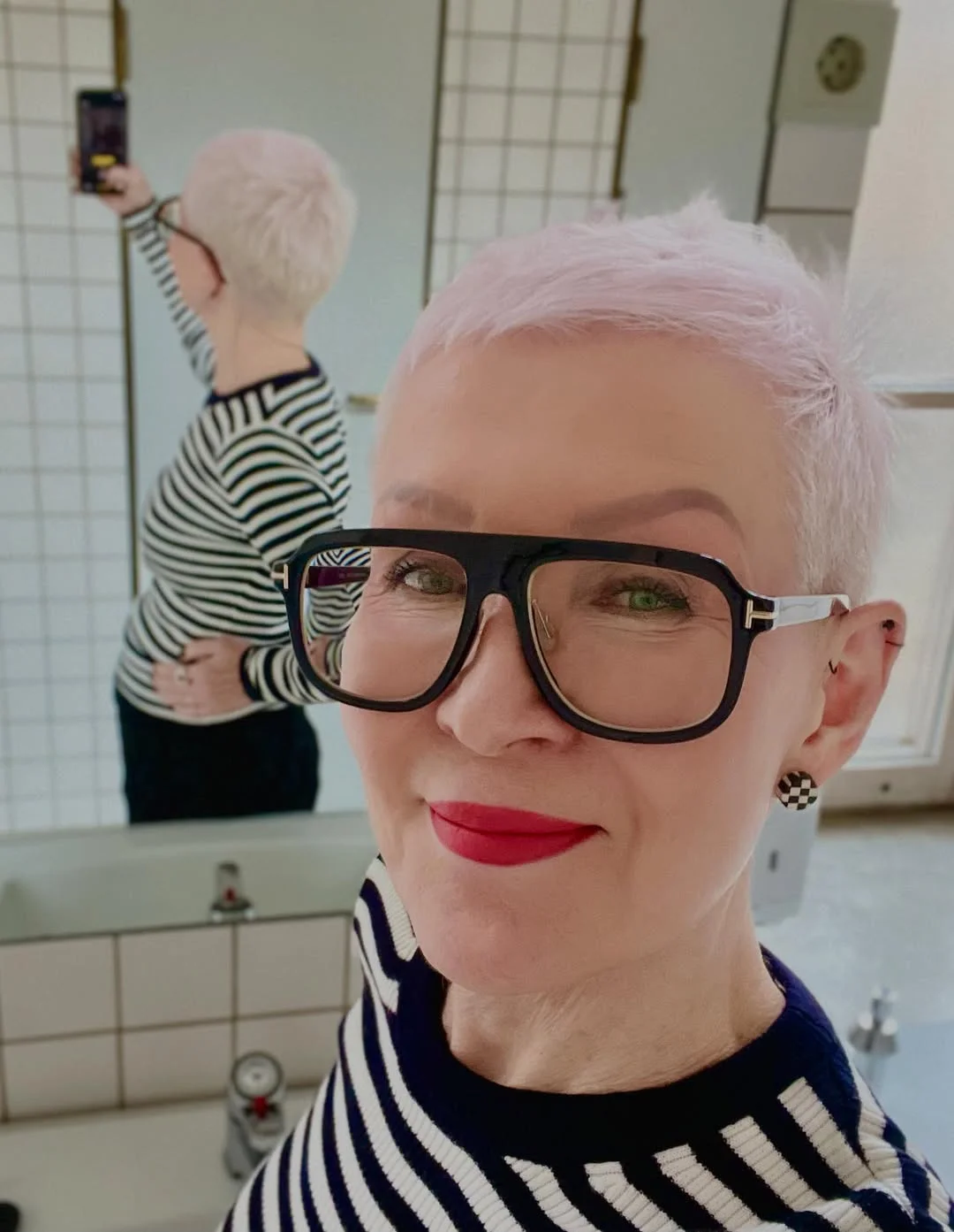 salon summer short haircuts 2026 Ultra Short Frosted Buzz Cut With Modern Minimalism