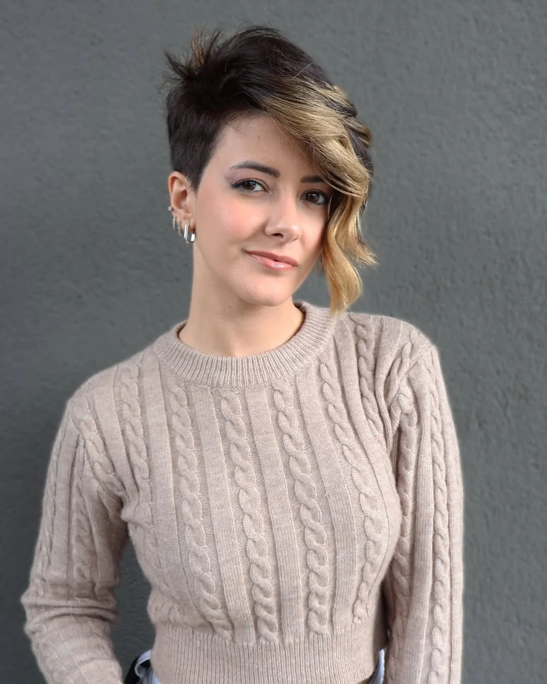 salon summer short hairstyles 2026 Soft Asymmetrical Pixie With Honey Blonde Sweep