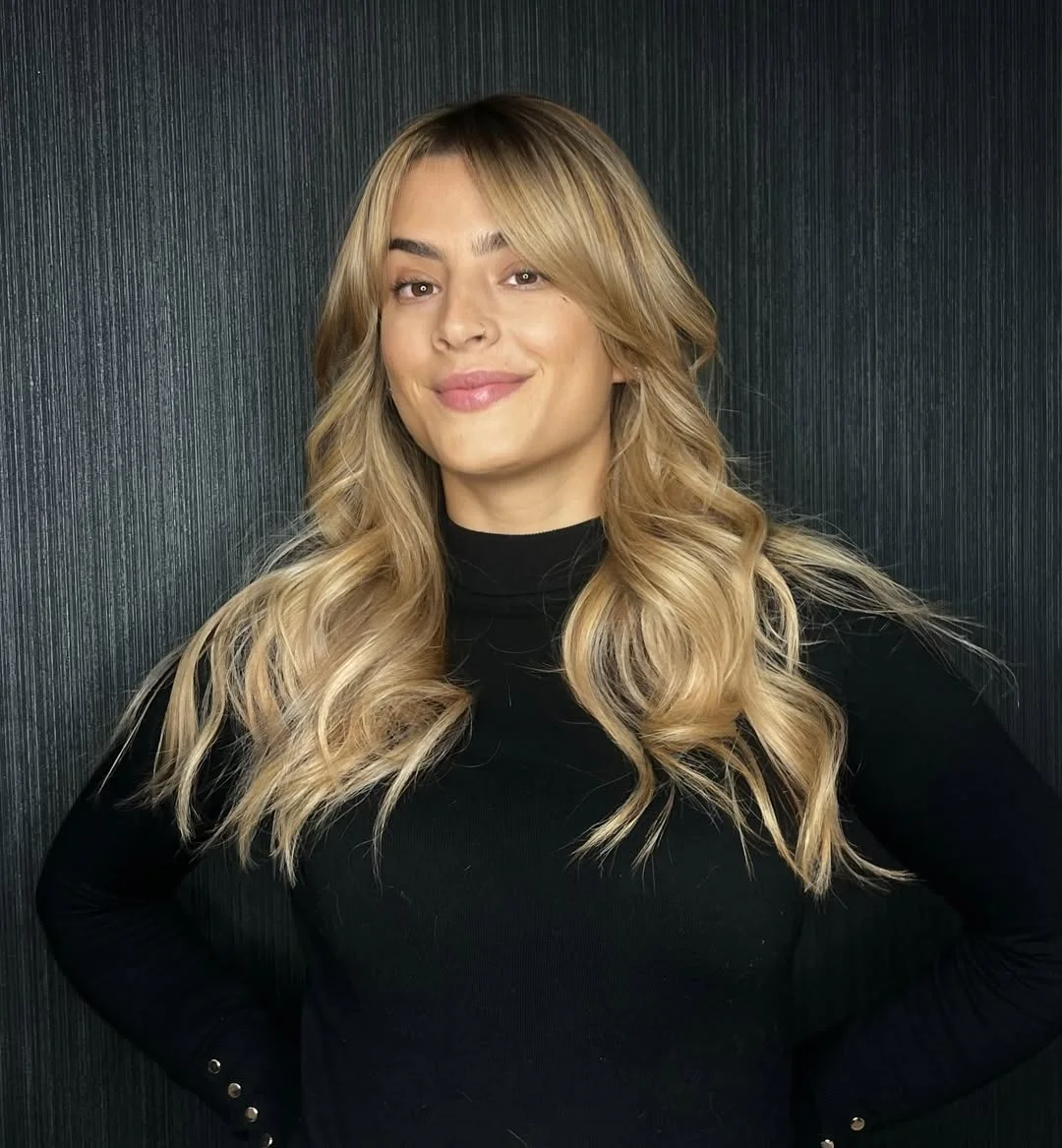stunning summer hairstyles ideas 2026 Soft Beige Blonde Waves with Curtain Layers