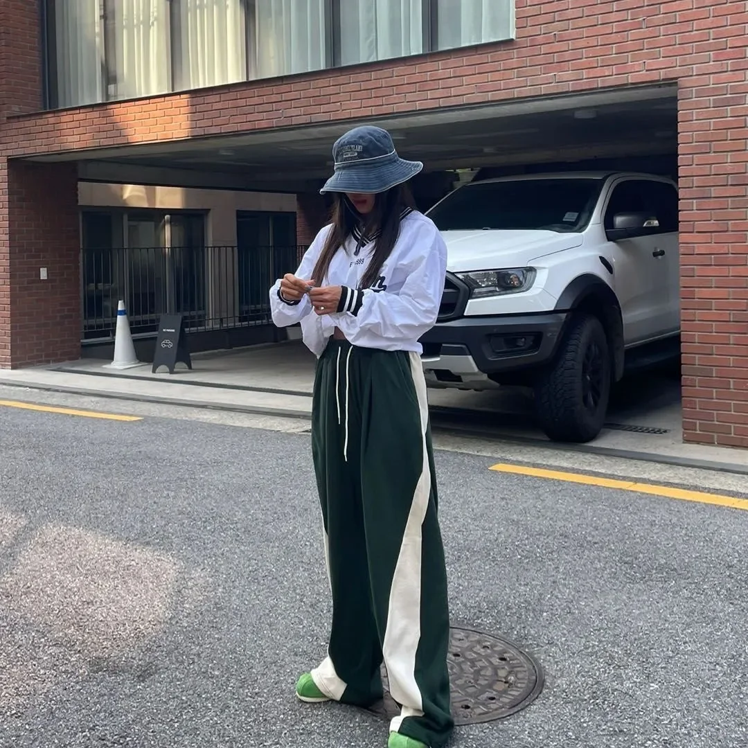 chic fall outfits pants 2026 Sporty Wide-Leg Track Pants With Clean Streetwear Styling