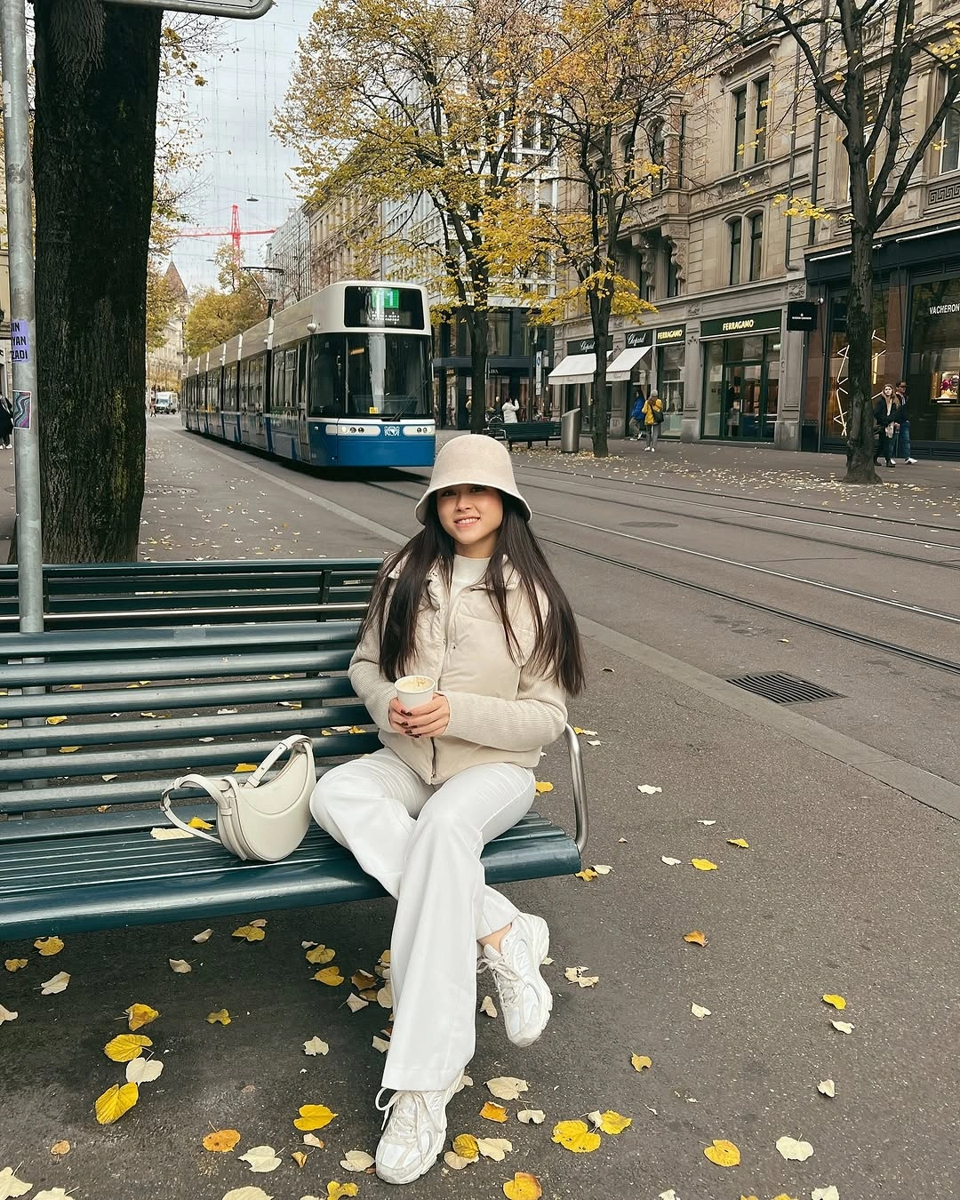 comfy fall outfits 2026 Monochrome Cream Layers For Relaxed Travel Days