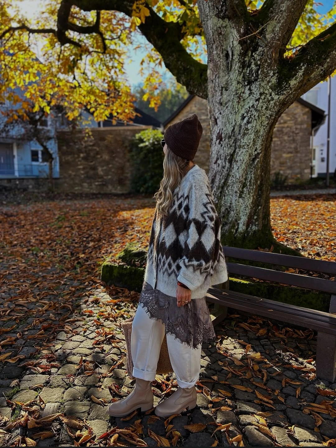 cozy & chic autumn outfits for women 2026 Nordic Knit Layers with Modern Everyday Elegance