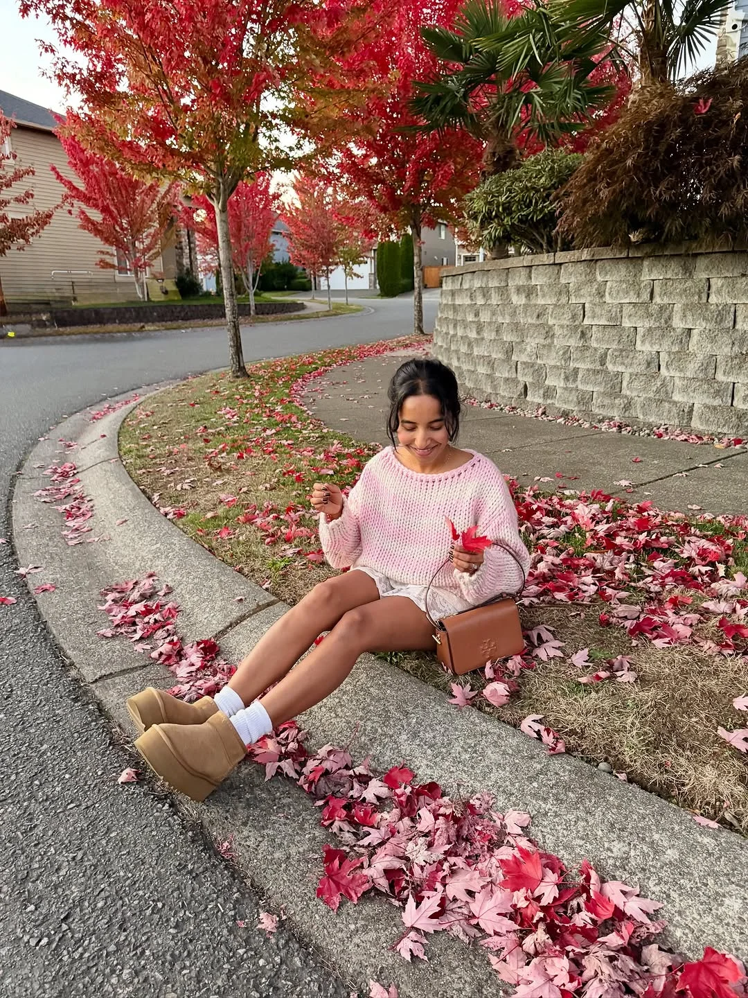 cute fall outfits docs 2026 Cozy Sweater Weather With Romantic Autumn Colors