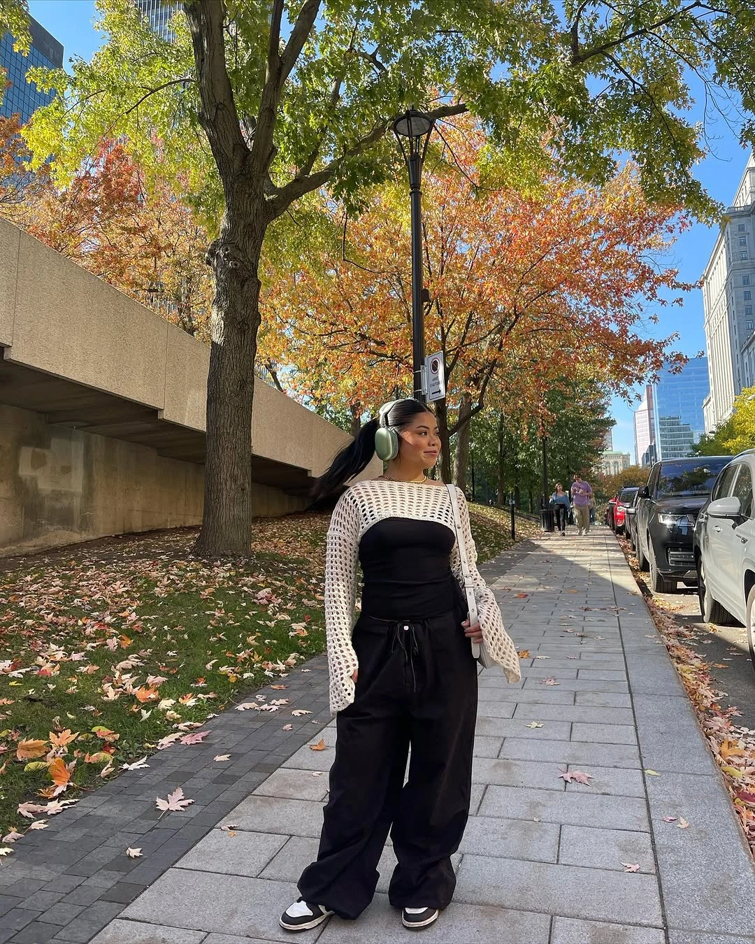 early fall outfits 2026 Relaxed Street Style With a Light Layering Trick