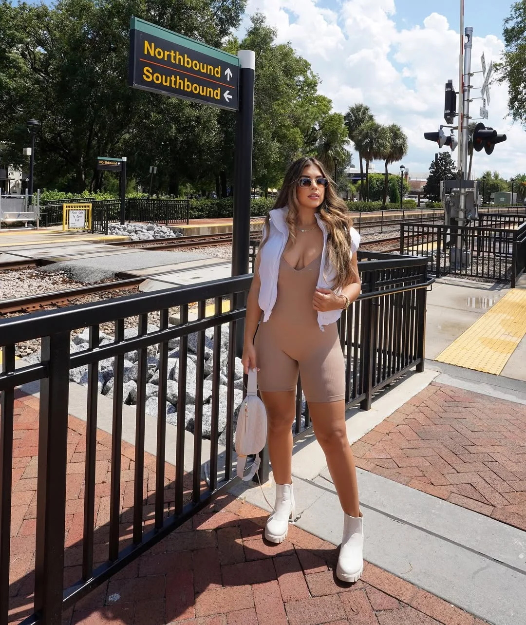 Early fall outfits ideas 2026 Sporty Neutrals For Hot Weather Fall Days