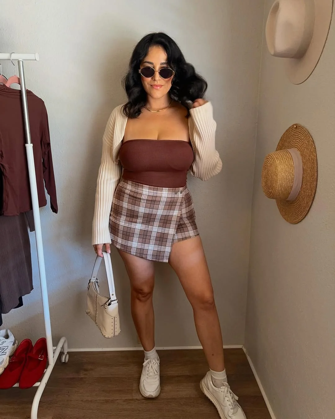 Early fall outfits ideas 2026 Soft Brown Plaids For Warm Weather Fall Days