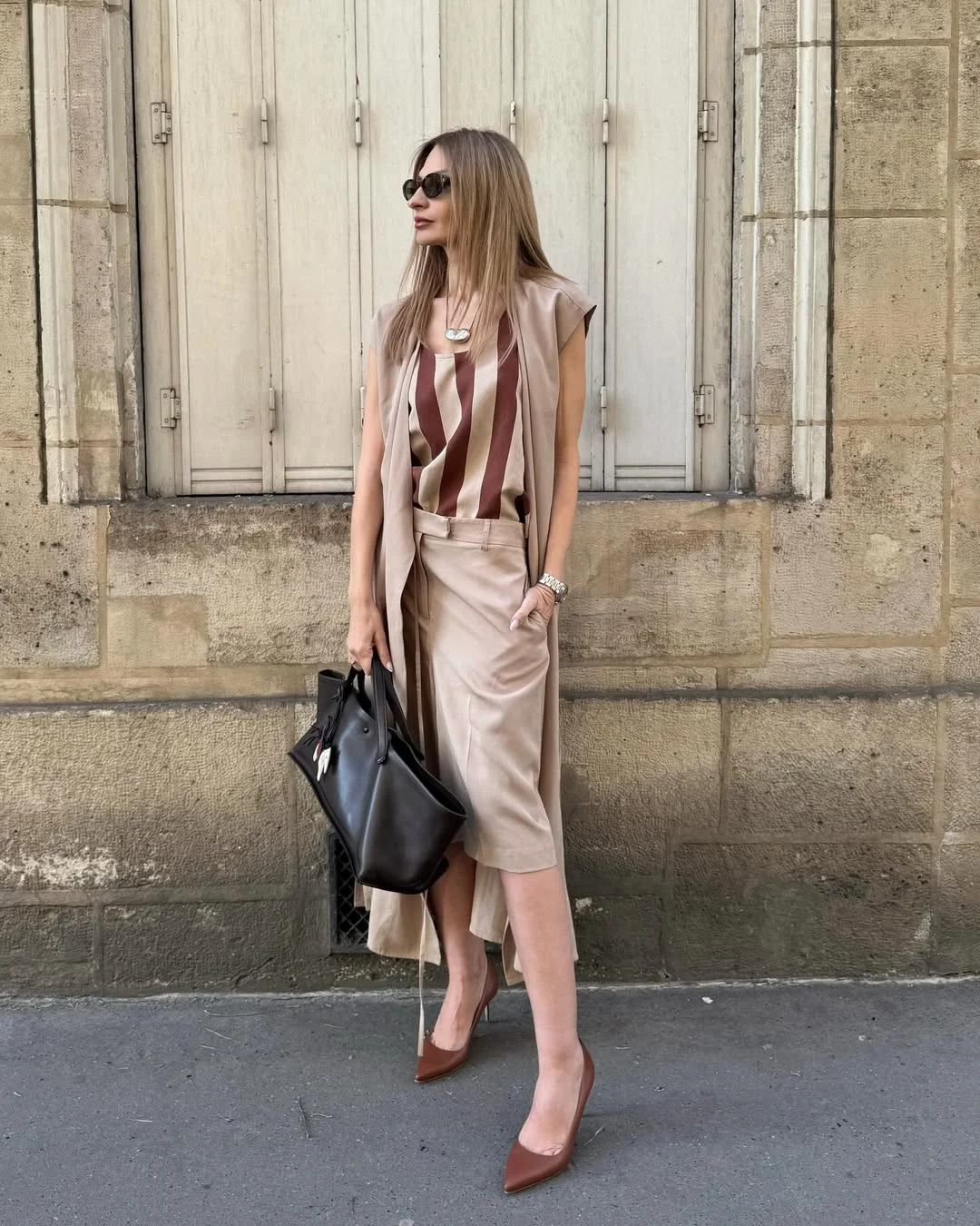 Early summer outfits 2026 Neutral Tailoring That Quietly Dominates Summer Workwear
