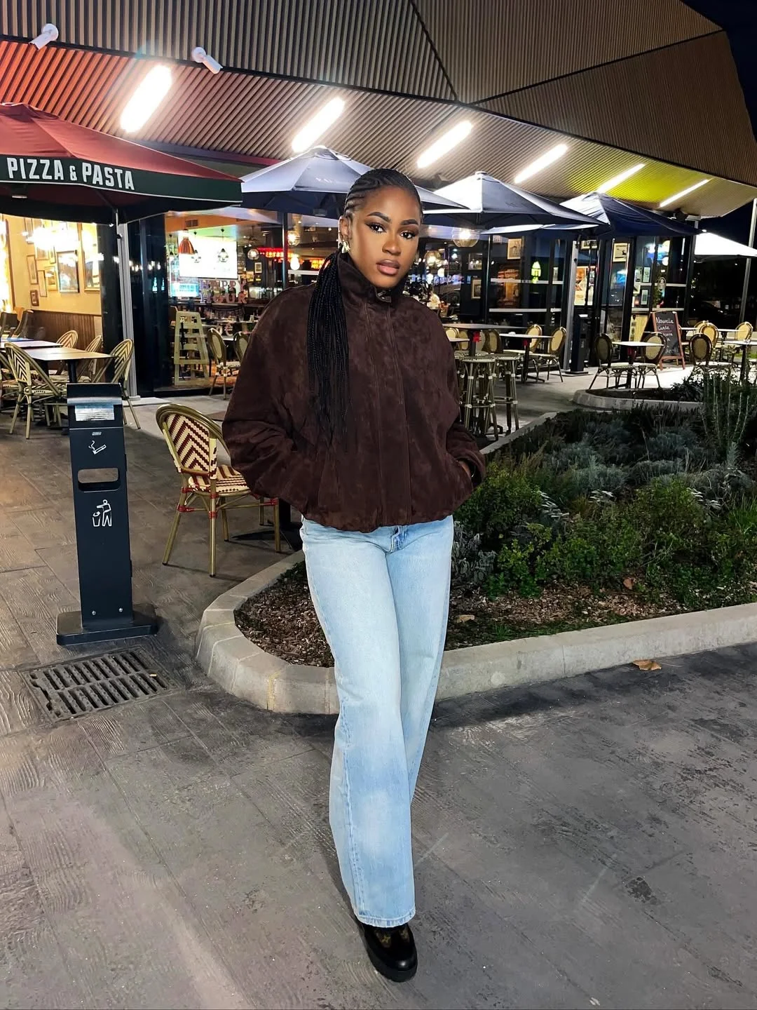fall 2026 outfits for black women Simple Denim and a Suede Jacket for Everyday Autumn Style