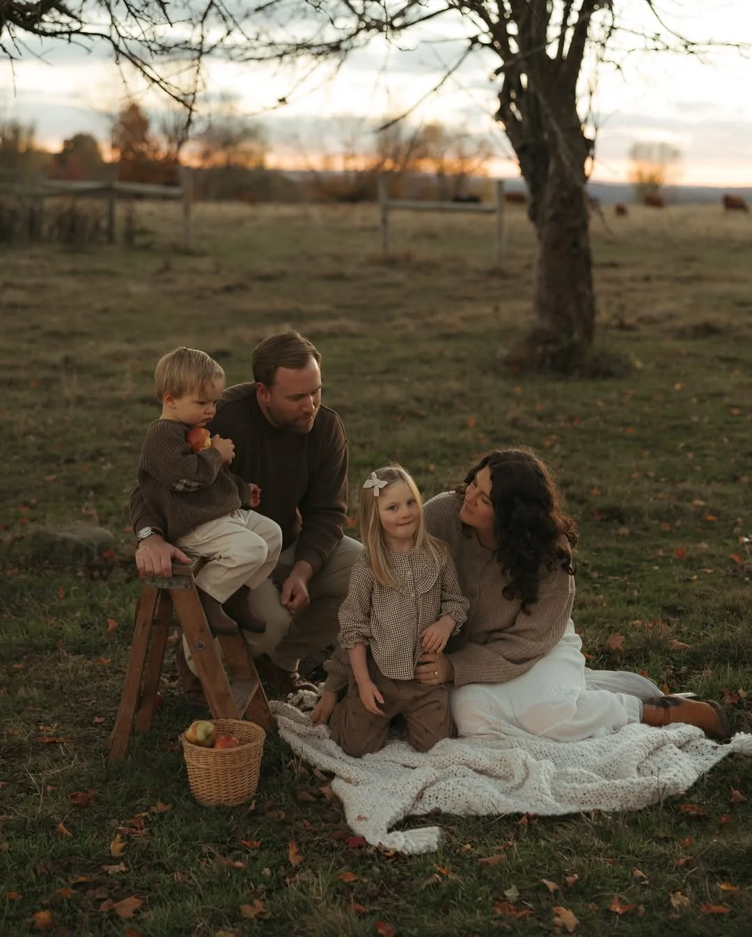 Fall Family Picture Outfits 2026: 21 Cozy and Timeless Outfit Ideas for Every Family