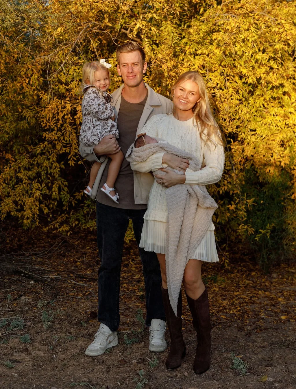 Fall Family Picture Outfits 2026: 21 Cozy and Timeless Outfit Ideas for Every Family