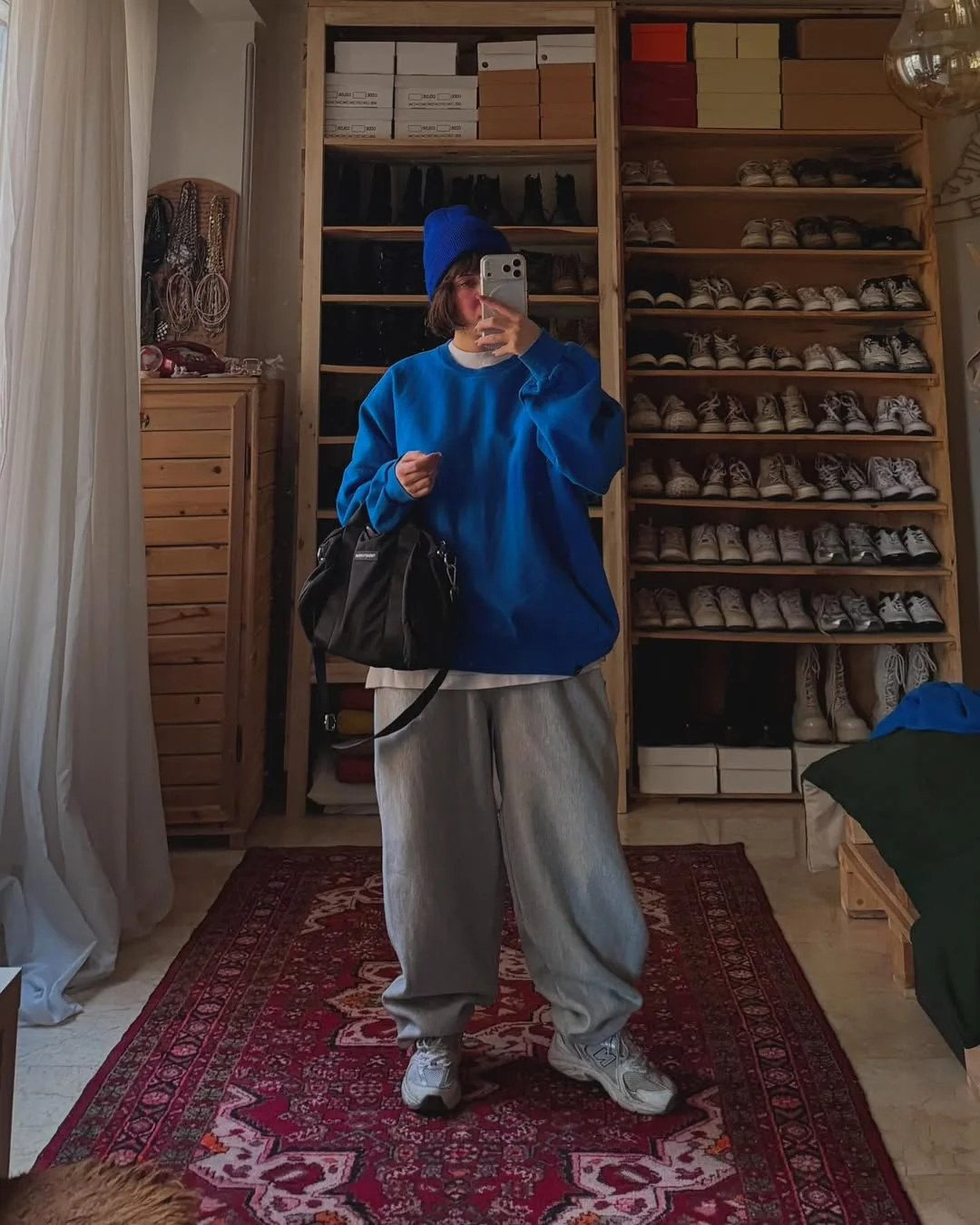 fall fashion outfits 2026 Oversized Blue Sweatshirts and Baggy Sweatpants Defining Casual 2026 Style