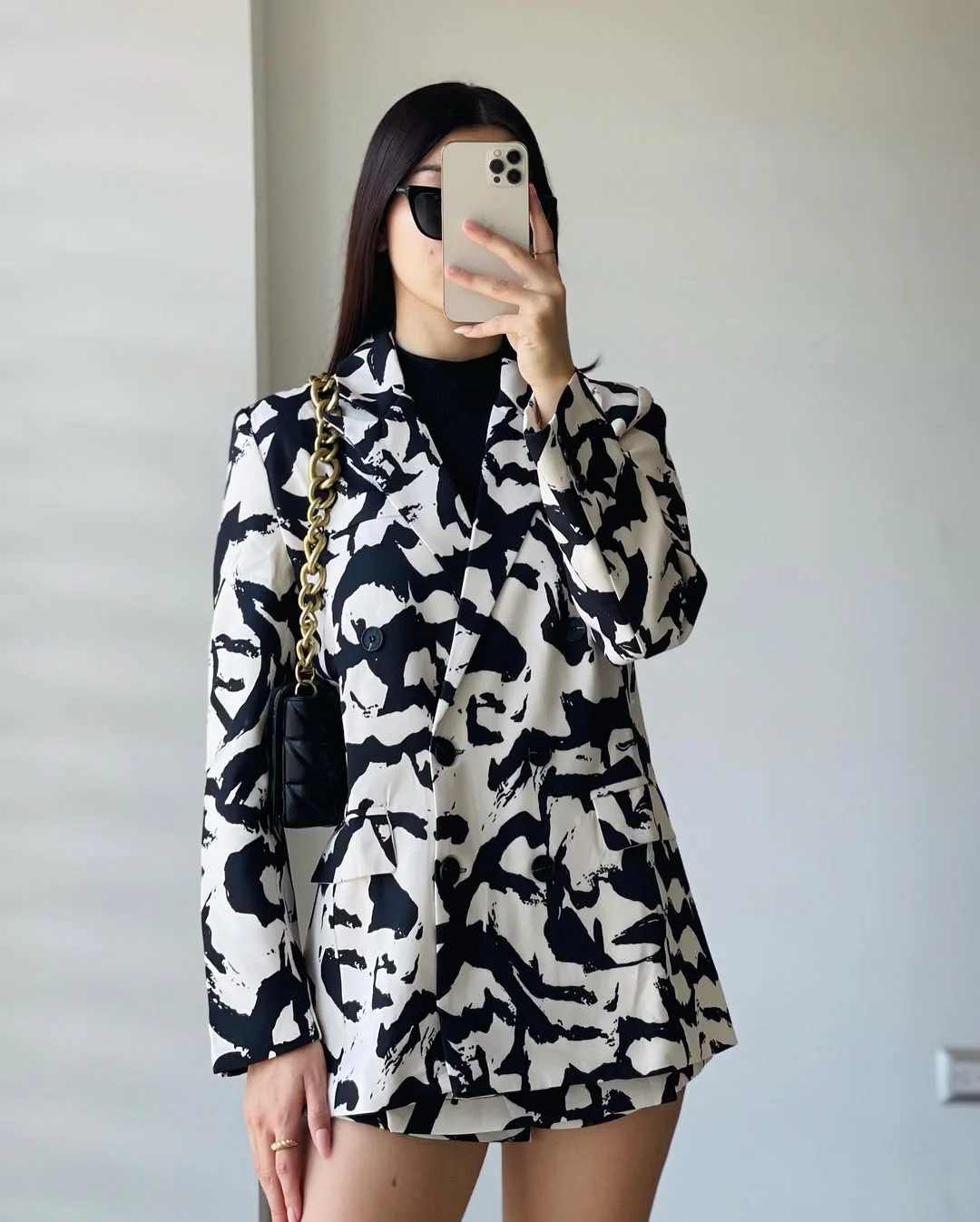 fall fashion outfits 2026 Bold Monochrome Prints Bringing Statement Tailoring Into Fall 2026