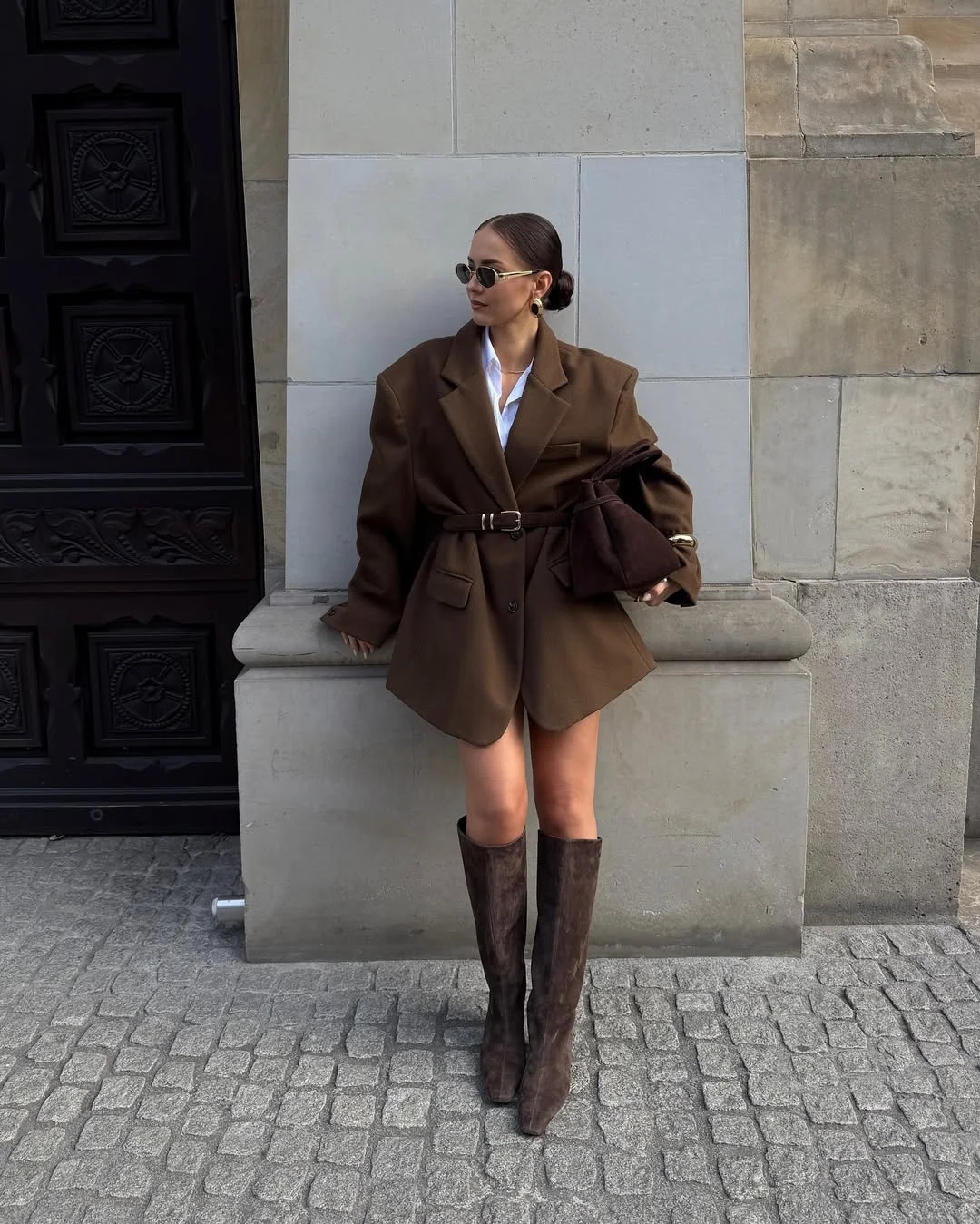fall fashion outfits 2026 Structured Blazers and Knee-High Boots Taking Over Fall 2026