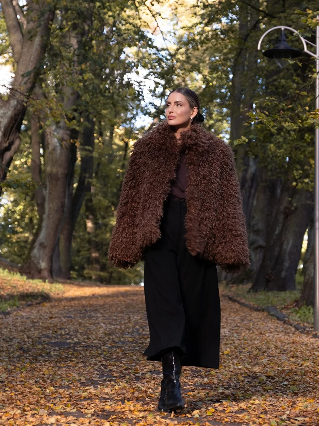 fall fashion outfits 2026 Textured Faux Fur Jackets Bringing Drama Back to Fall Evenings