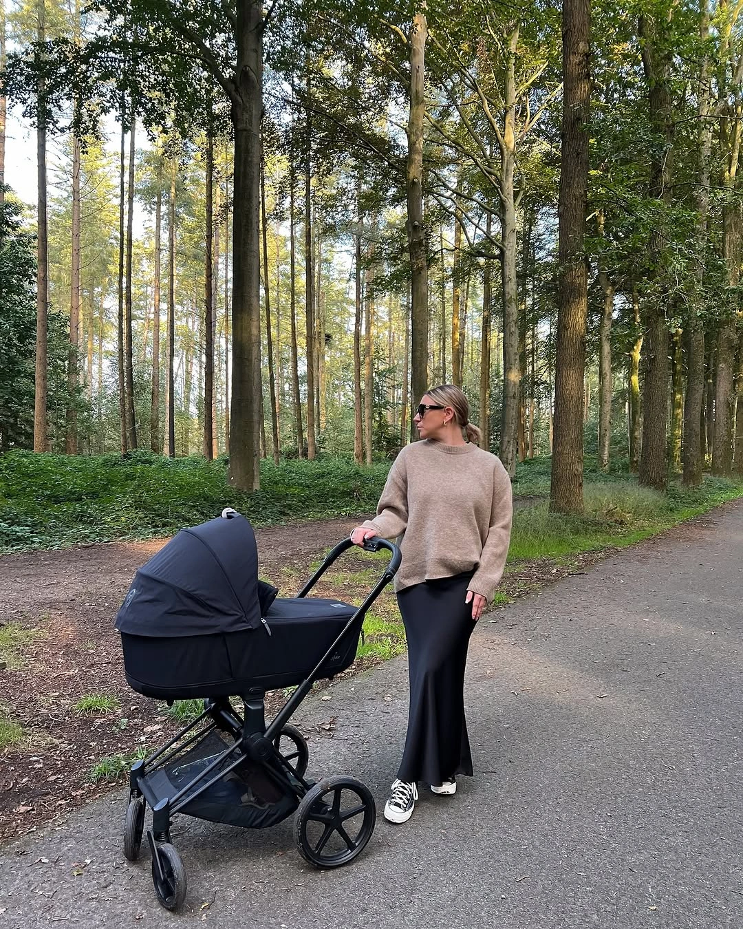 fall mom outfits 2026 Soft Knitwear and Satin Skirts for Peaceful Fall Walks