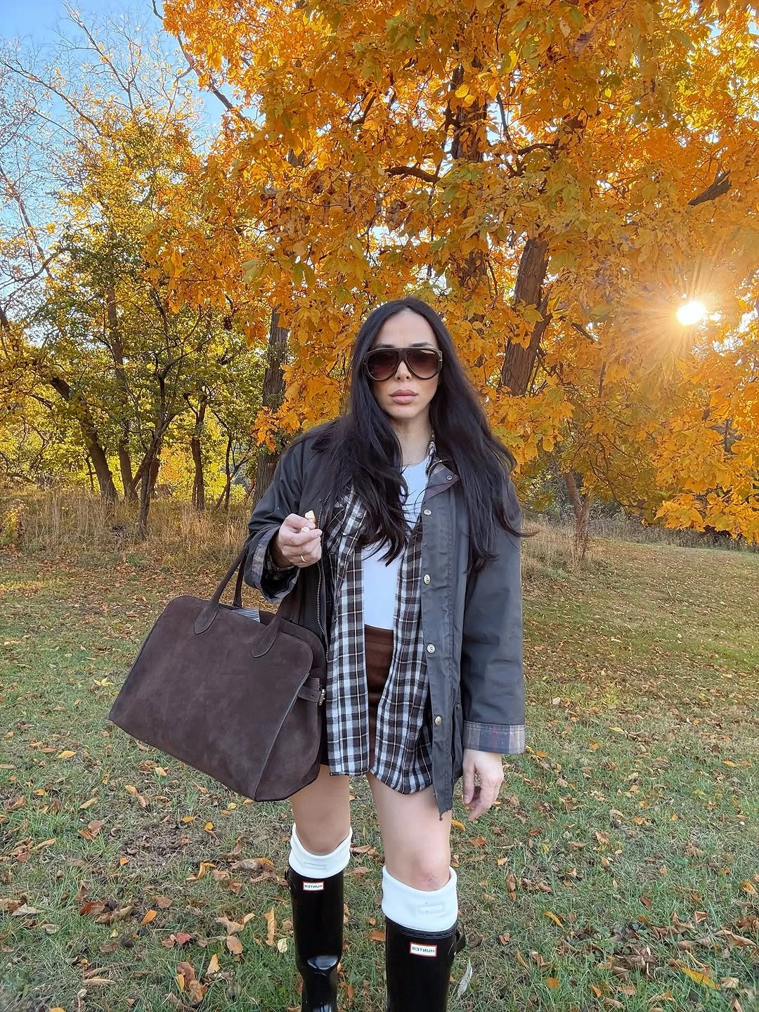 fall mom outfits 2026 Classic Plaid Layers Meet Modern Country Chic