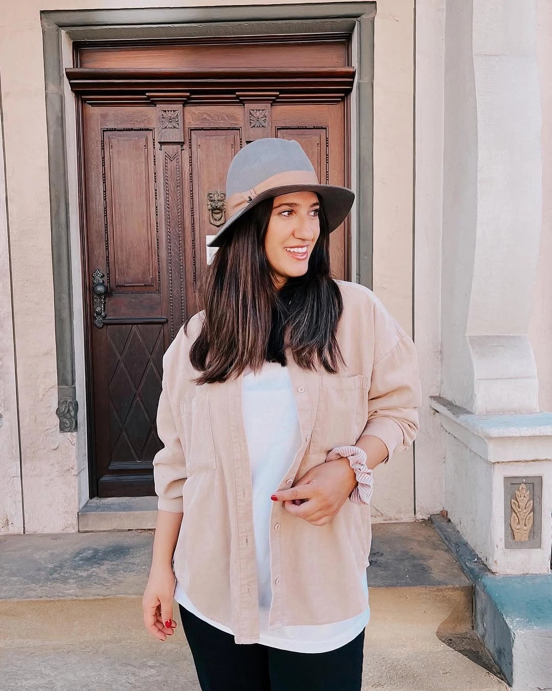 fall mom outfits 2026 Neutral Layers With Timeless Weekend Elegance