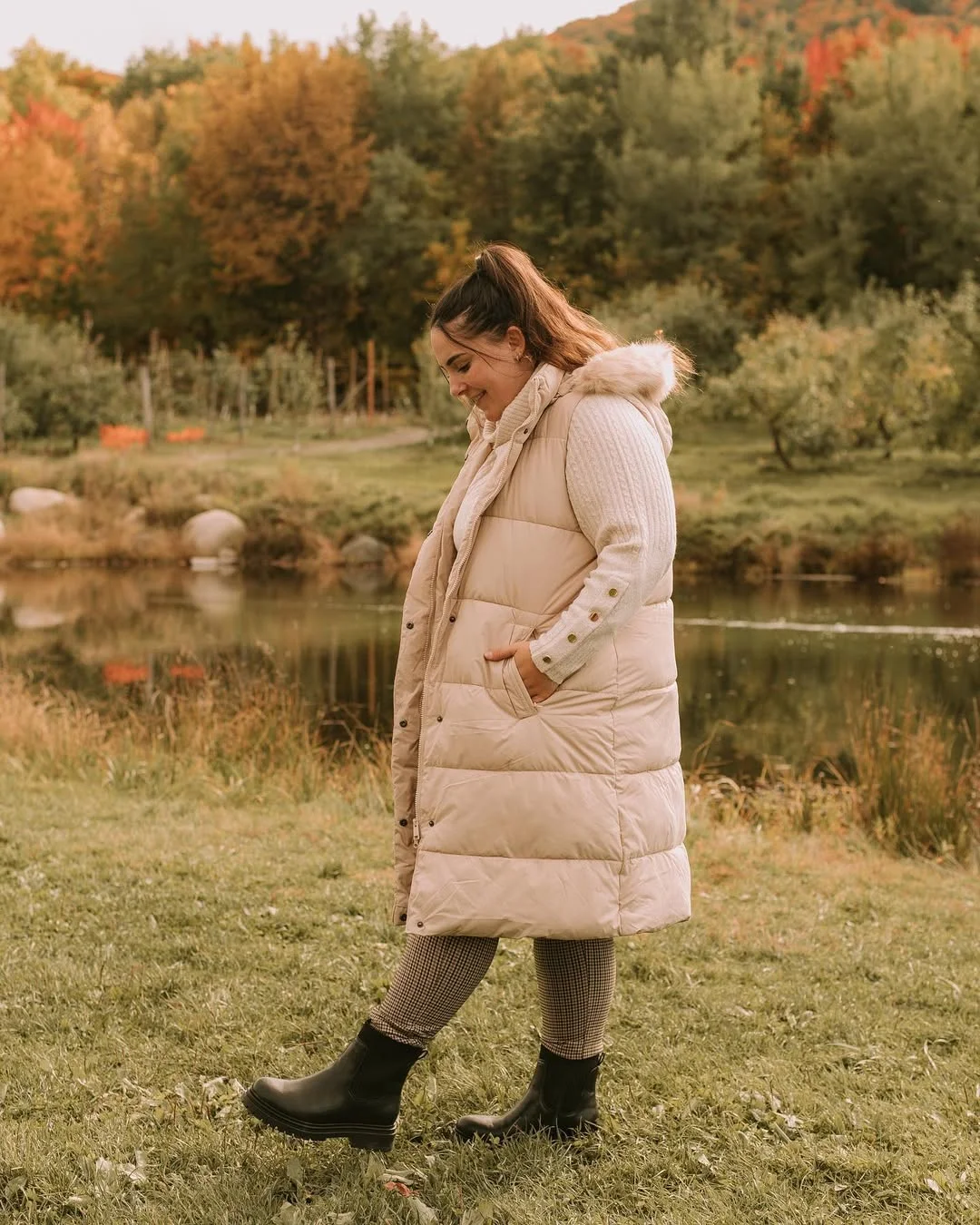 fall outfits for plus size women 2026 Neutral Puffer Vests That Make Outdoor Adventures More Stylish