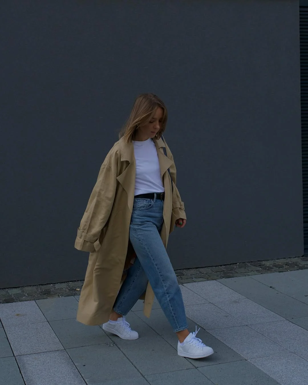 Fall outfits ideas 2026 Classic Trench Coats and Denim Never Really Leave