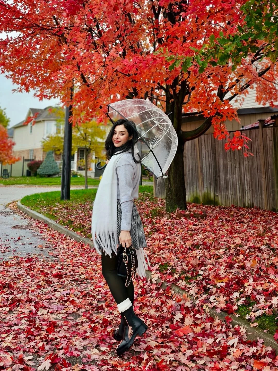 Fall outfits ideas 2026 Rainy Autumn Days and Cozy Layered Textures