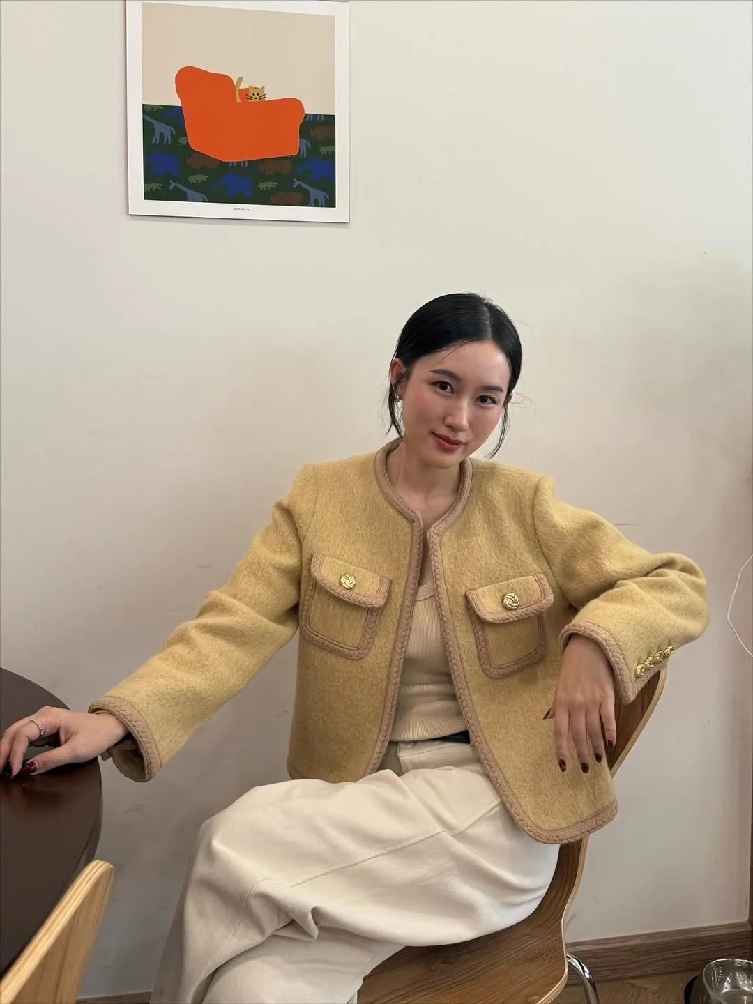 Fall outfits with blazers for women 2026 Soft Cropped Blazers Bring Quiet Femininity Back To Fall Fashion