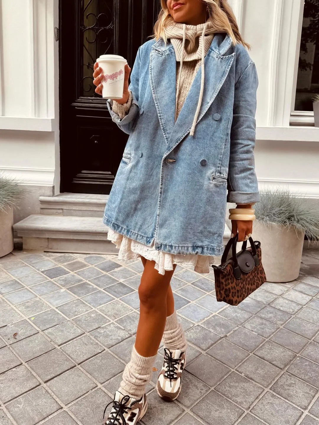Fall outfits with blazers for women 2026 Oversized Denim Blazers Are Quietly Becoming The Cozy Layer Of Fall 2026