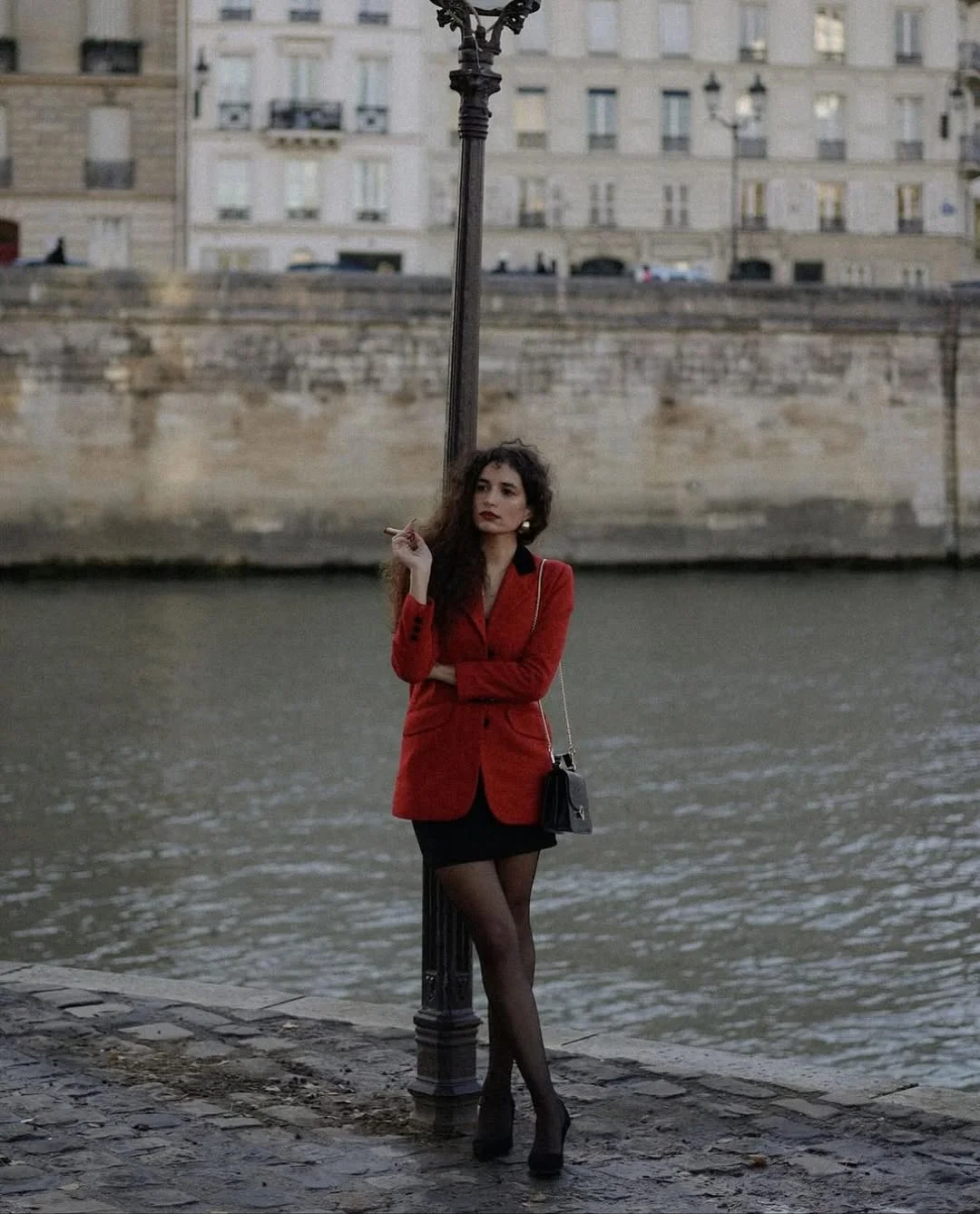 Fall outfits with blazers for women 2026 Deep Red Blazers Bring Parisian Drama Into Fall Evenings