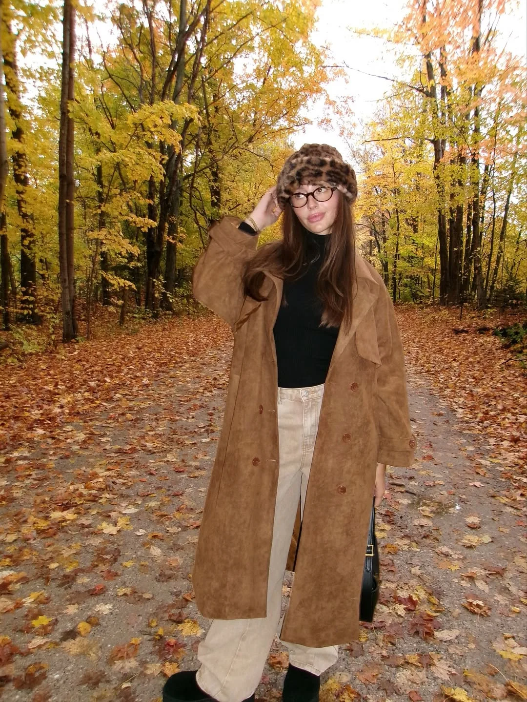 fall outfits with coat 2026 Suede Warmth That Makes Every Autumn Walk Feel Effortless