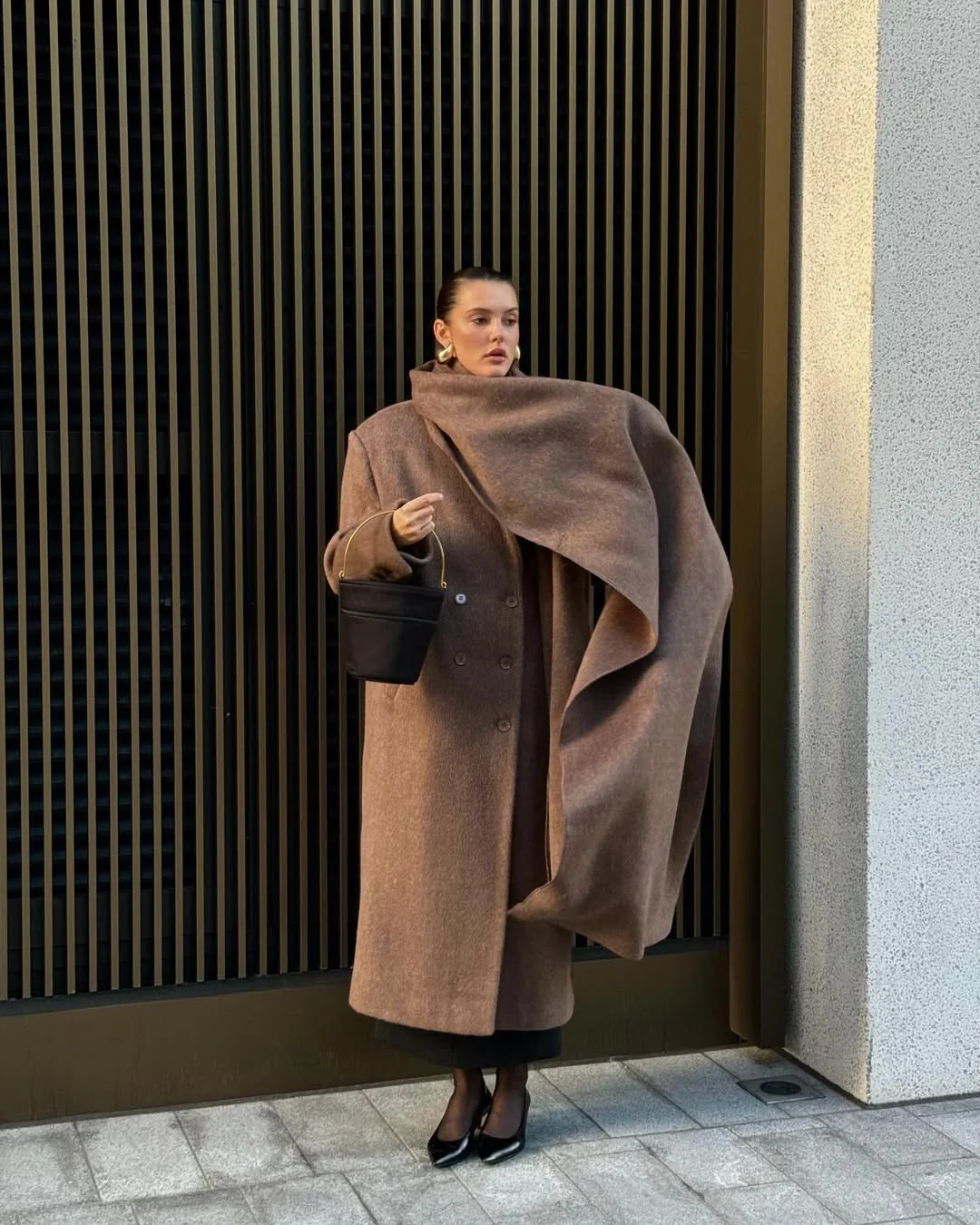 fall outfits with coat 2026 Oversized Scarves That Become The Star Of The Outfit