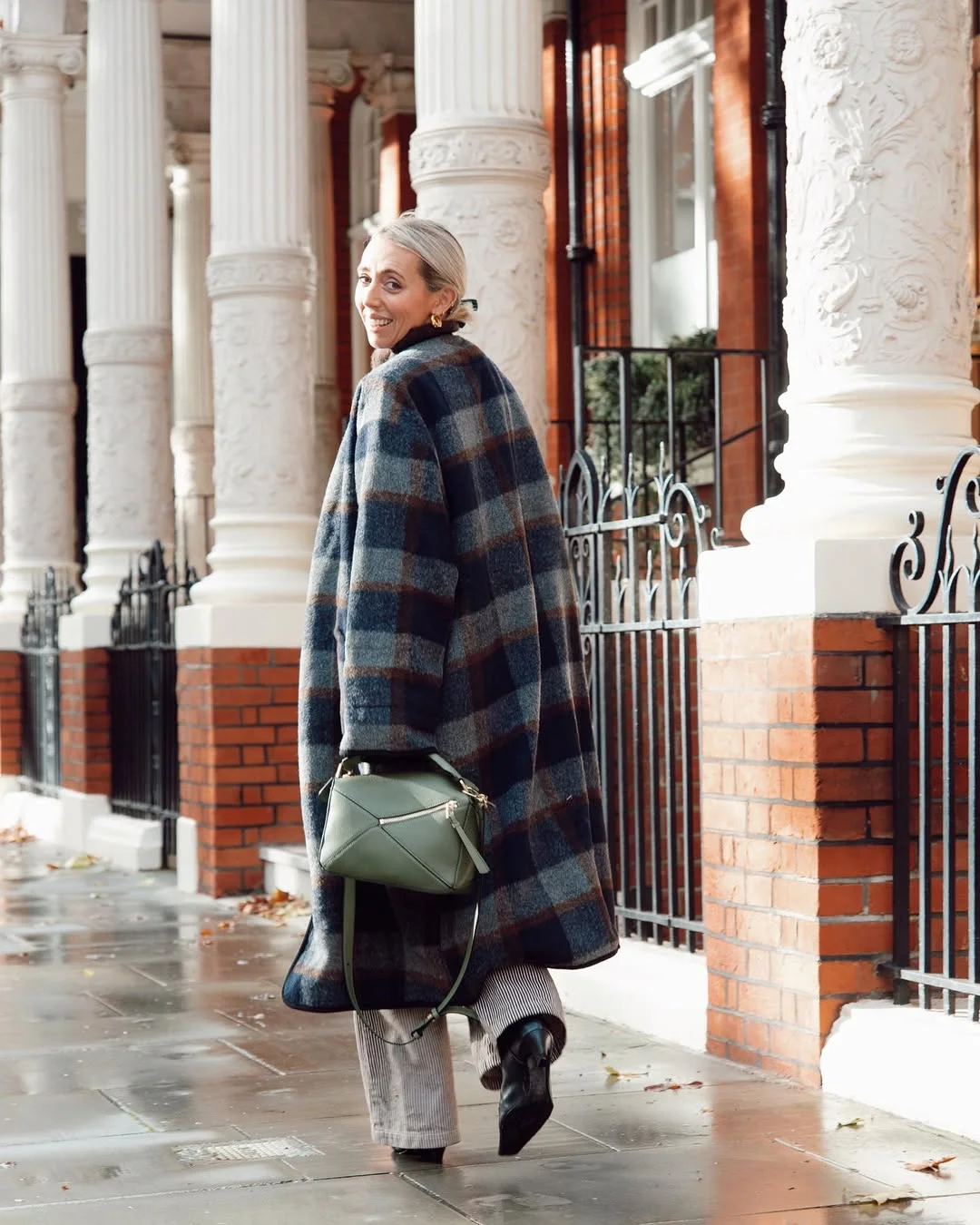 fall outfits with coat 2026 Grey Plaid Layers That Feel Quietly Luxurious