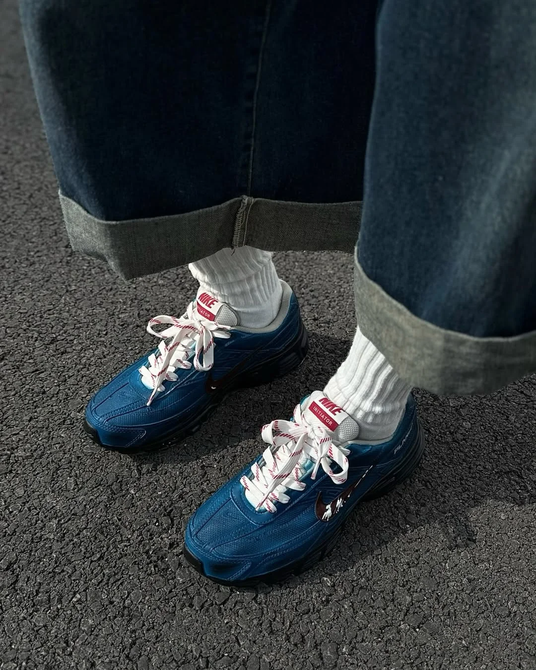 fall outfits with jeans and sneakers 2026 Blue Statement Sneakers With Relaxed Wide-Leg Jeans