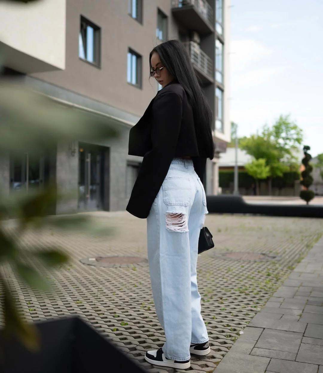 fall outfits with jeans and sneakers 2026 Black Blazer Contrast With Light Wash Denim