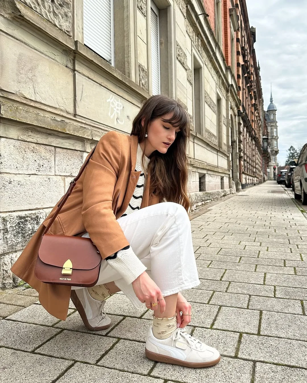 fall outfits with sneakers 2026 Warm Neutral Layers with Retro Court Sneakers
