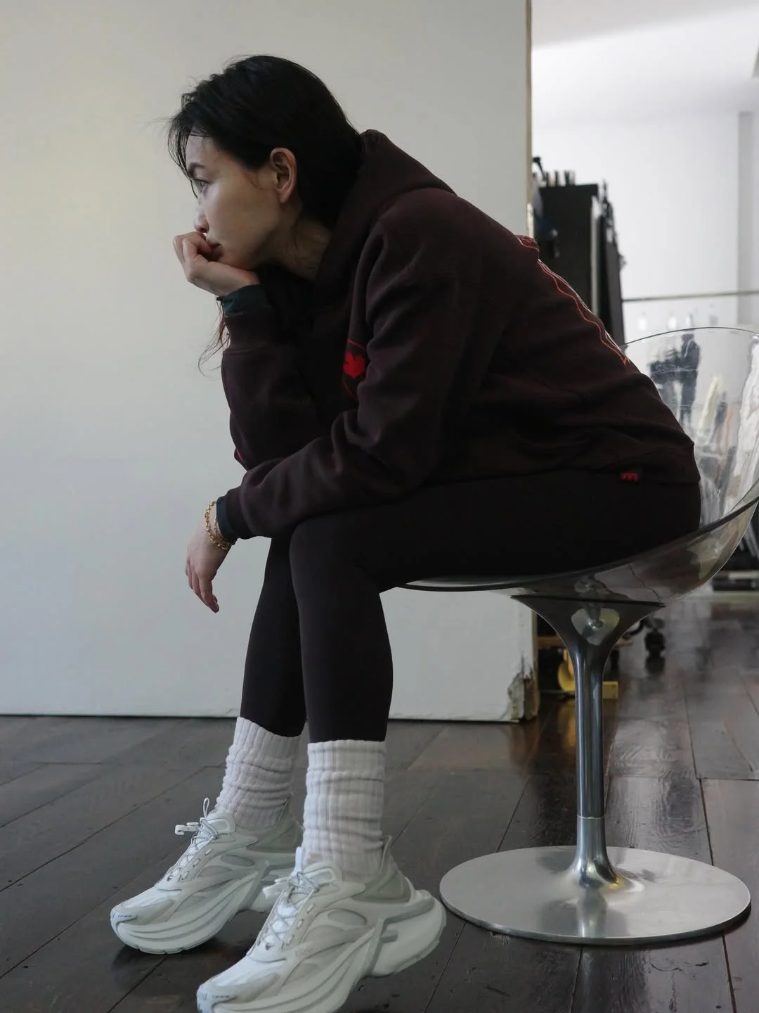 fall outfits with sneakers 2026 Monochrome Athleisure with Sculptural White Sneakers