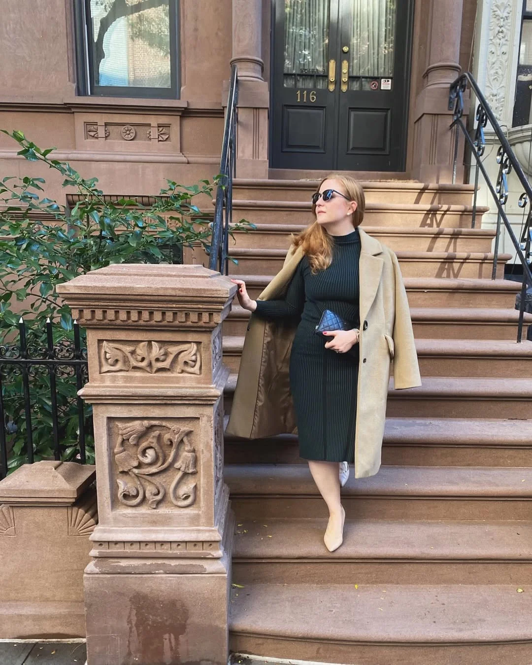 fall smart casual office outfits women 2026 Ribbed Midi Dresses And Camel Coats For Elegant City Office Style