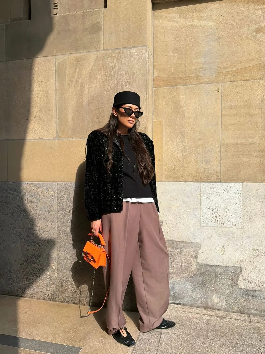 fall smart casual office outfits women 2026 Relaxed Tailoring With Statement Accessories For Modern Creative Offices