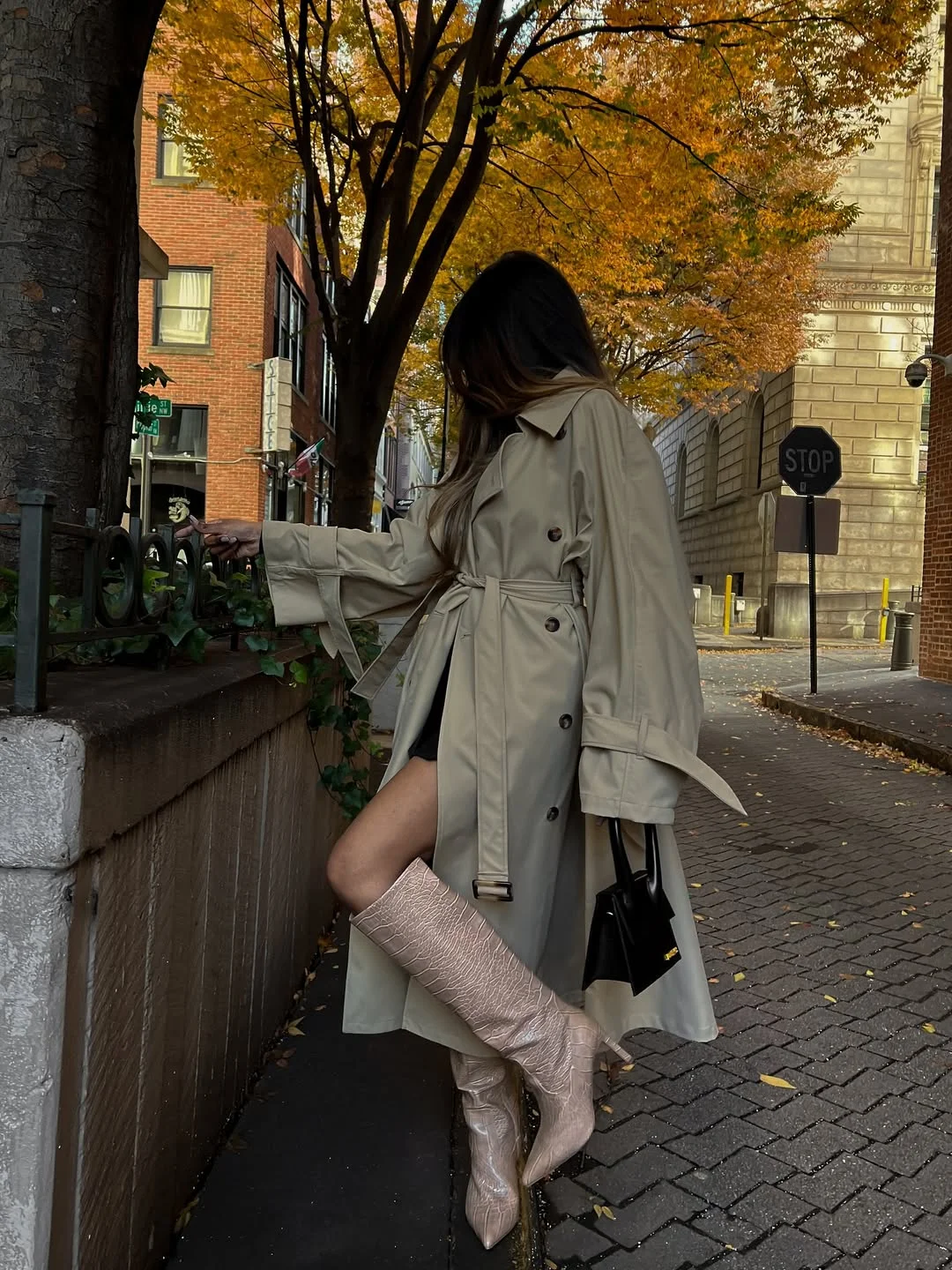 fall street style NYC outfits 2026 The Trench Coat Look That Makes Every Side Street Feel Cinematic